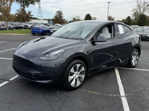 More photos of 2024 Tesla Model Y Long Range at Auto Boutique Ohio, OH