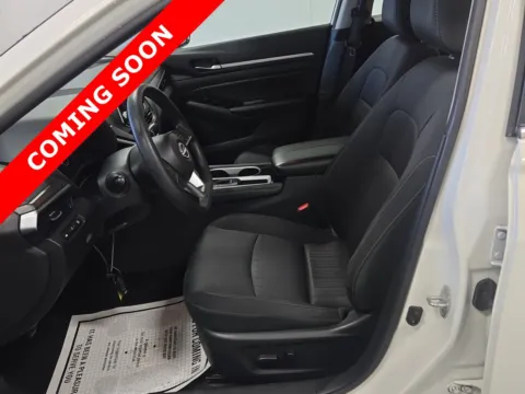 More photos of 2023 Nissan Altima 2.5 SV at Auto Boutique Ohio, OH