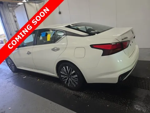 Another view of 2023 Nissan Altima 2.5 SV for sale in Columbus, OH at Auto Boutique Ohio