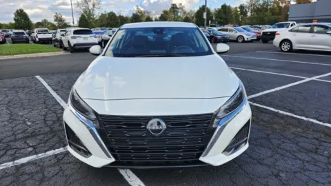 Another view of 2023 Nissan Altima 2.5 SV for sale in Columbus, OH at Auto Boutique Ohio