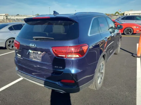 More photos of 2019 Kia Sorento EX V6 at Auto Boutique Ohio, OH
