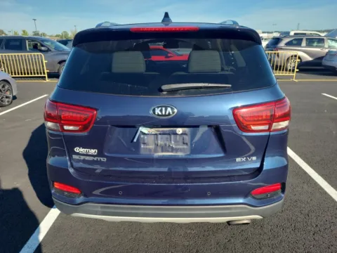 More photos of 2019 Kia Sorento EX V6 at Auto Boutique Ohio, OH