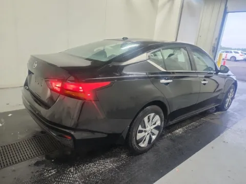 Another view of 2020 Nissan Altima 2.5 S for sale in Columbus, OH at Auto Boutique Ohio