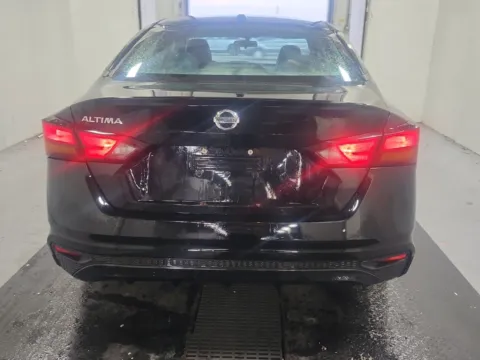 More photos of 2020 Nissan Altima 2.5 S at Auto Boutique Ohio, OH