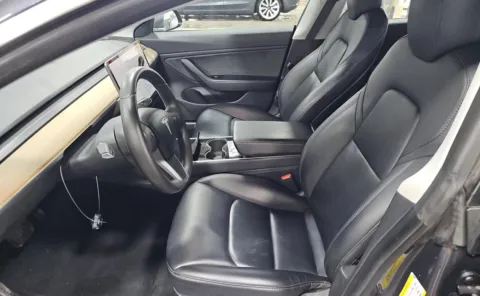 More photos of 2019 Tesla Model 3 Long Range at Auto Boutique Ohio, OH
