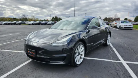 More photos of 2019 Tesla Model 3 Long Range at Auto Boutique Ohio, OH