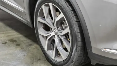 More photos of 2023 Acura MDX w/Technology Package at Auto Boutique Ohio, OH