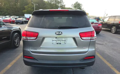 More photos of 2018 Kia Sorento LX at Auto Boutique Ohio, OH