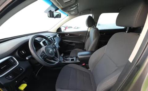 More photos of 2018 Kia Sorento LX at Auto Boutique Ohio, OH