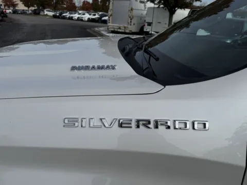 More photos of 2021 Chevrolet Silverado 1500 LT at Auto Boutique Ohio, OH