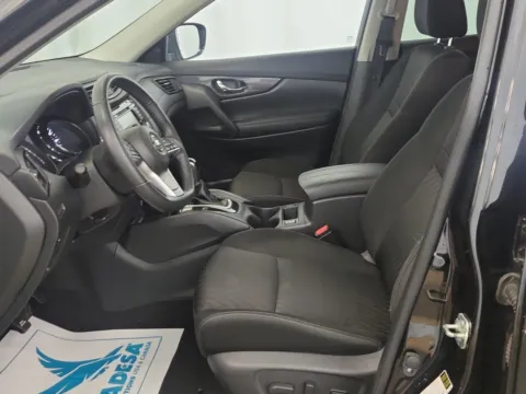 More photos of 2019 Nissan Rogue SV at Auto Boutique Ohio, OH