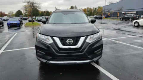 Another view of 2019 Nissan Rogue SV for sale in Columbus, OH at Auto Boutique Ohio