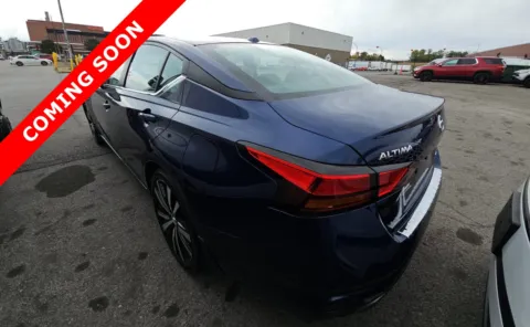More photos of 2022 Nissan Altima 2.0 SR at Auto Boutique Ohio, OH