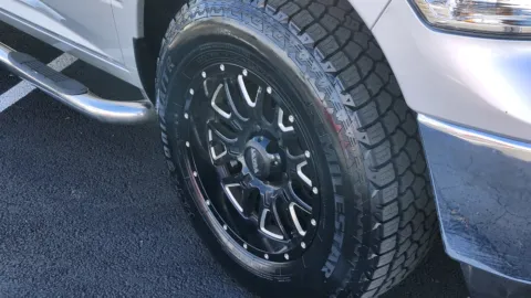 More photos of 2016 Ram 1500 SLT at Auto Boutique Ohio, OH