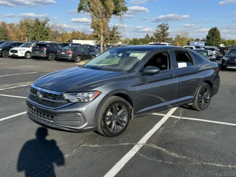 More photos of 2023 Volkswagen Jetta SE at Auto Boutique Ohio, OH