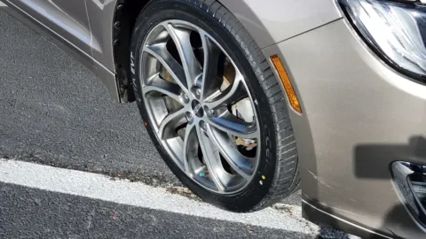 More photos of 2019 Lincoln MKZ Hybrid Reserve I at Auto Boutique Ohio, OH
