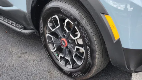 More photos of 2024 Hyundai Santa Cruz XRT at Auto Boutique Ohio, OH