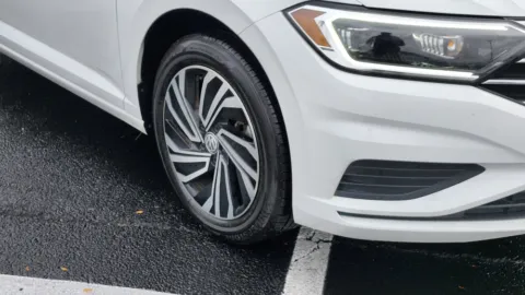 More photos of 2021 Volkswagen Jetta SEL at Auto Boutique Ohio, OH