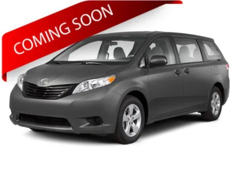 Red 2013 Toyota Sienna LE for sale in Columbus, OH