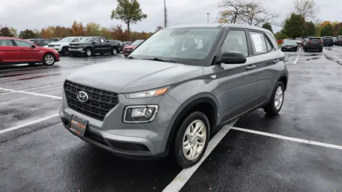 More photos of 2021 Hyundai Venue SE at Auto Boutique Ohio, OH