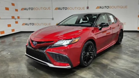 More photos of 2022 Toyota Camry Hybrid XSE at Auto Boutique Ohio, OH