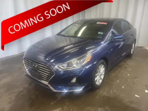 Blue 2019 Hyundai Sonata SE for sale in Columbus, OH