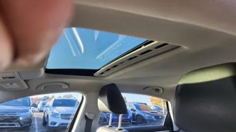 More photos of 2021 Volkswagen Passat 2.0T SE at Auto Boutique Ohio, OH