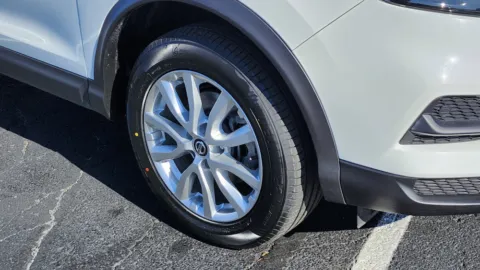 More photos of 2021 Nissan Rogue Sport S at Auto Boutique Ohio, OH