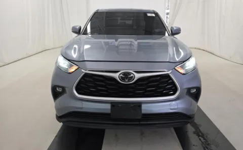 Another view of 2020 Toyota Highlander LE for sale in Columbus, OH at Auto Boutique Ohio