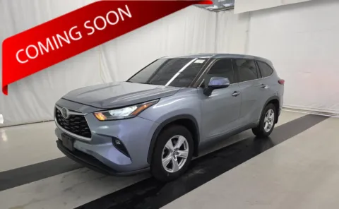 Gray 2020 Toyota Highlander LE for sale in Columbus, OH