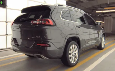 More photos of 2018 Jeep Cherokee Overland at Auto Boutique Ohio, OH