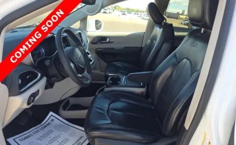 More photos of 2022 Chrysler Pacifica Hybrid Touring L at Auto Boutique Ohio, OH