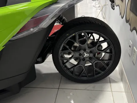 More photos of 2025 POLARIS SLINGSHOT SL MANUAL at Auto Boutique Ohio, OH