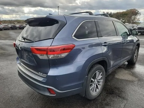 Another view of 2018 Toyota Highlander XLE for sale in Columbus, OH at Auto Boutique Ohio