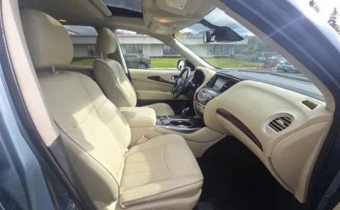 More photos of 2019 INFINITI QX60 LUXE at Auto Boutique Ohio, OH