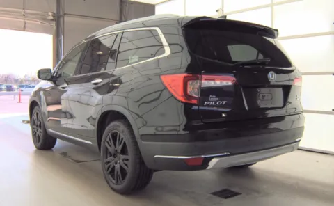 More photos of 2019 Honda Pilot Touring 7-Passenger at Auto Boutique Ohio, OH