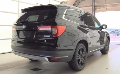 More photos of 2019 Honda Pilot Touring 7-Passenger at Auto Boutique Ohio, OH
