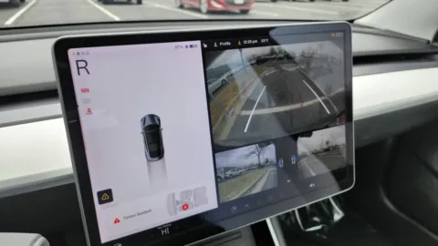 More photos of 2020 Tesla Model 3 Standard Range Plus at Auto Boutique Ohio, OH