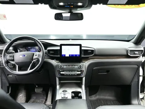 Photos of 2020 Ford Explorer Limited for sale in Terre Haute, IN at Dorsett Nissan