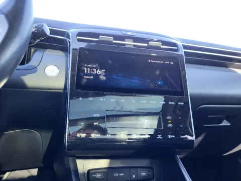 More photos of 2022 Hyundai Tucson Hybrid Limited at Dorsett Nissan, IN