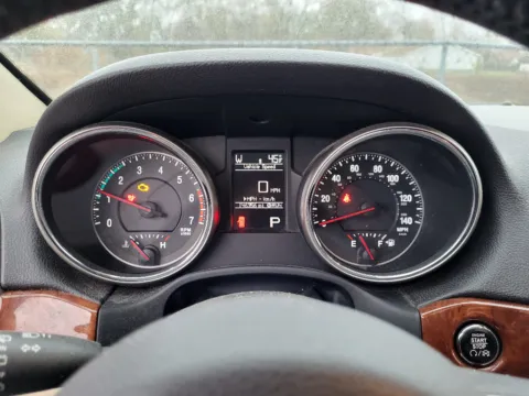 More photos of 2011 Jeep Grand Cherokee Limited at Dorsett Nissan, IN