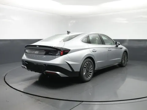 More photos of 2024 Hyundai Sonata Hybrid SEL at Dorsett Nissan, IN