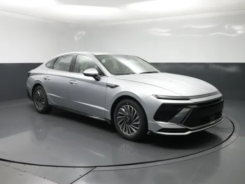 More photos of 2024 Hyundai Sonata Hybrid SEL at Dorsett Nissan, IN