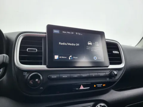 More photos of 2022 Hyundai Venue SE at Dorsett Nissan, IN