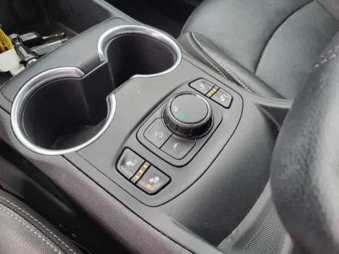 More photos of 2022 GMC Terrain SLT at Dorsett Nissan, IN