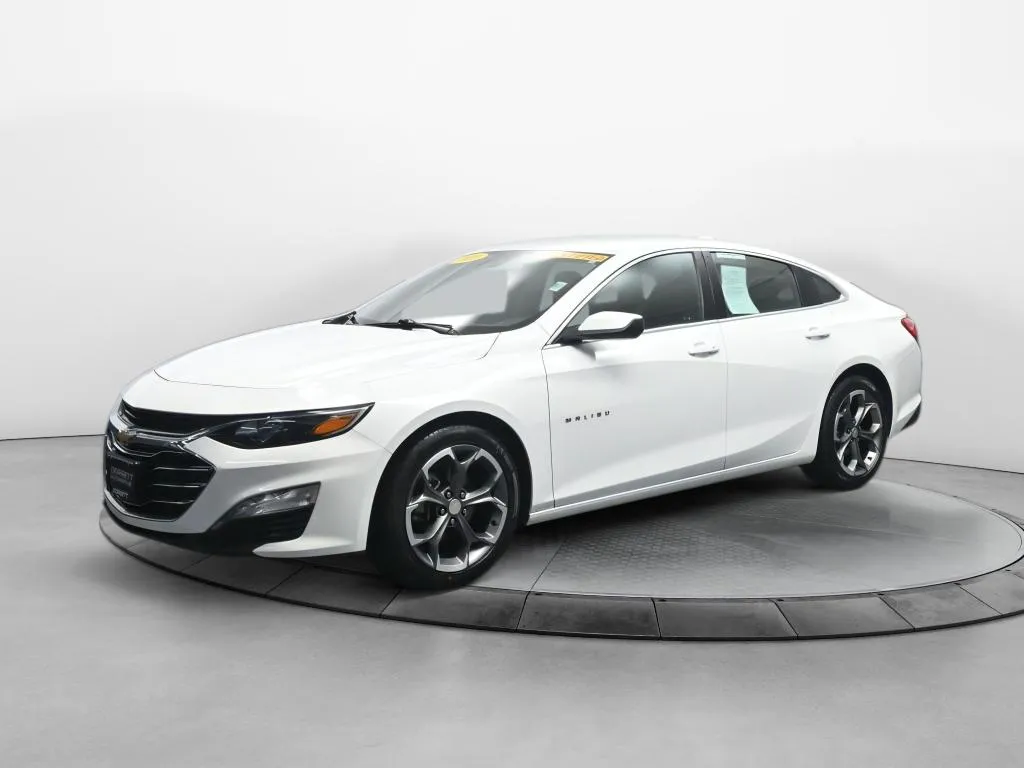 White 2023 Chevrolet Malibu LT for sale in Terre Haute, IN