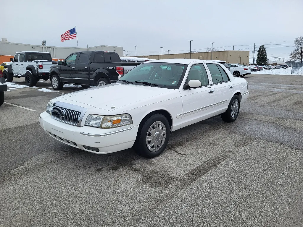 White 2008 Mercury Grand Marquis GS for sale in Terre Haute, IN