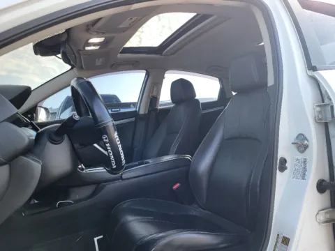 More photos of 2017 Honda Civic Touring at Dorsett Nissan, IN