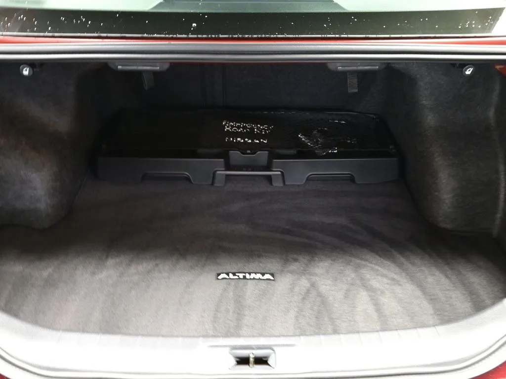2025 Nissan Altima SL - Photo 19