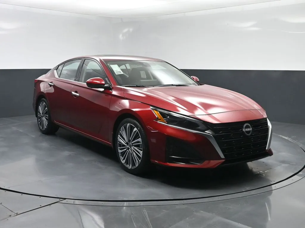 2025 Nissan Altima SL - Photo 21